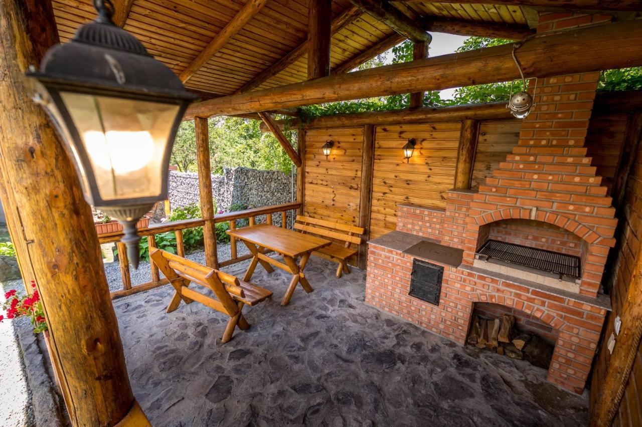 Casa De Vacanta Sadu Buitenkant foto